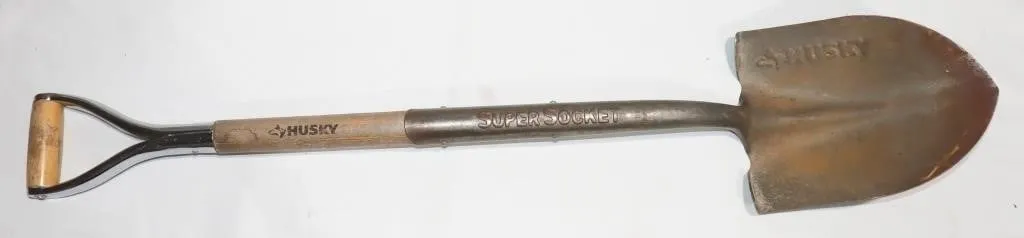 Husky Super Socket D-Handle Shovel