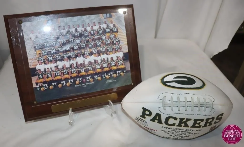 Green Bay Packers 1996 Plaque & Football