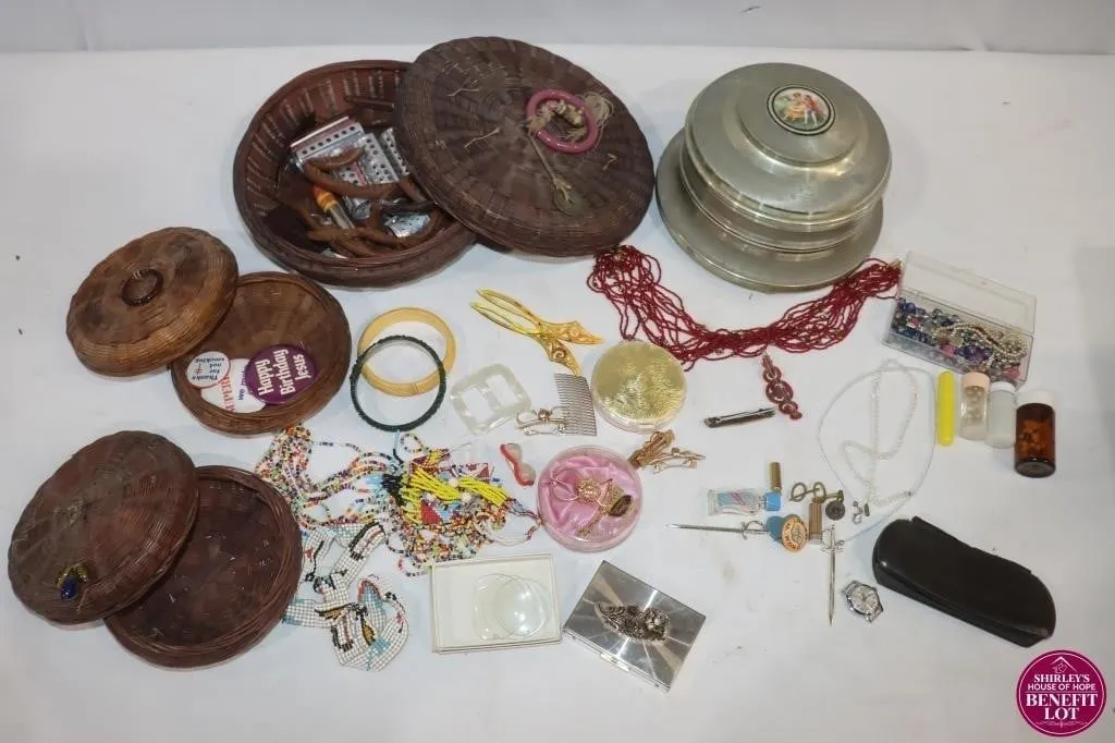 Jewelry & Trinkets: