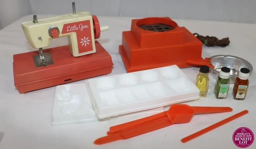 Vintage Little Gem Toy Sewing Machine &