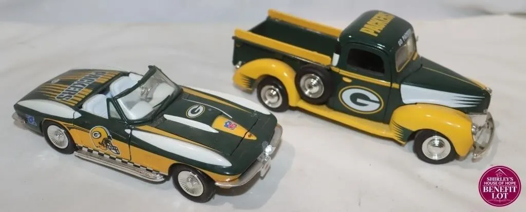 2 Fleer Green Bay Packers 1:24 Die-Cast Vehicles: