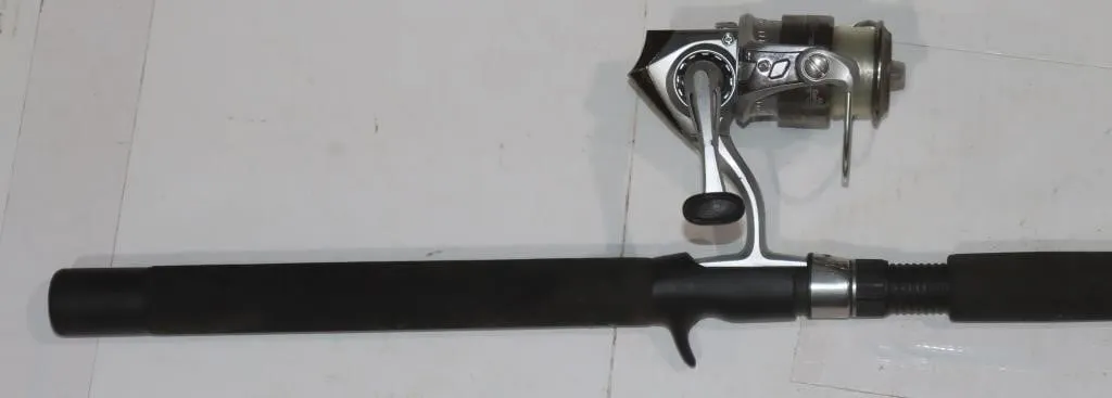 Shakespeare Ugly Stik Fishing Rod w/