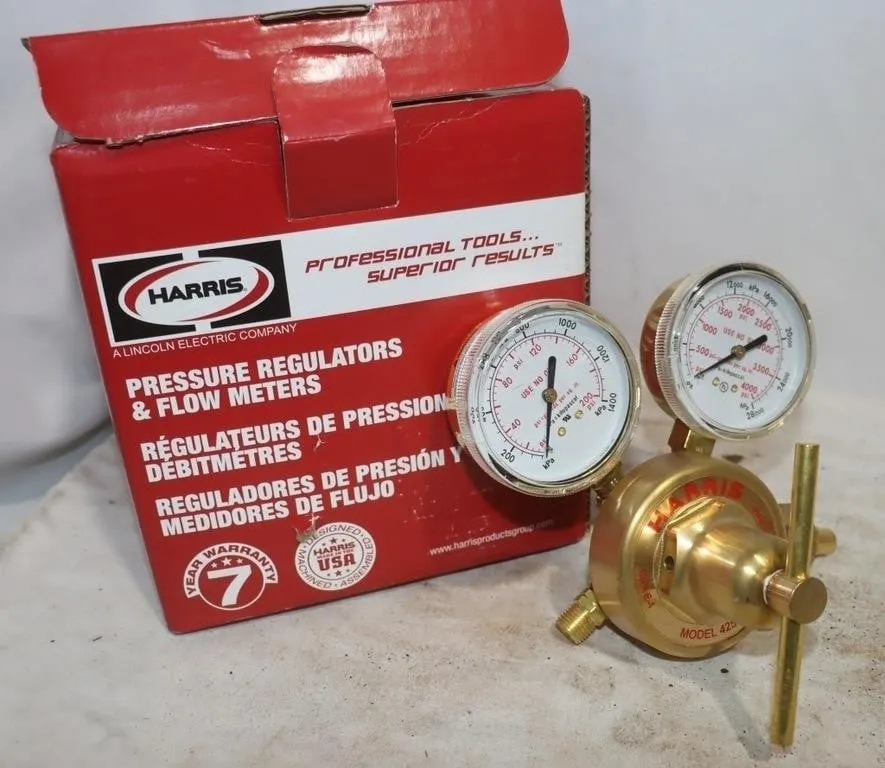New Harris Model 425-125-350 Pressure Regulator