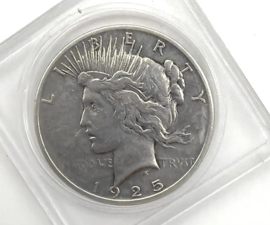 1925 Peace Dollar in Plastic Case