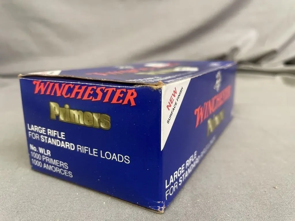 Box of 8 100-packs of Winchester Primers. WLR.