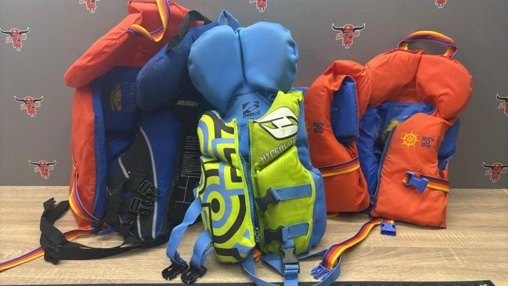 5 Asst. Children�s Lifejackets. *LYS