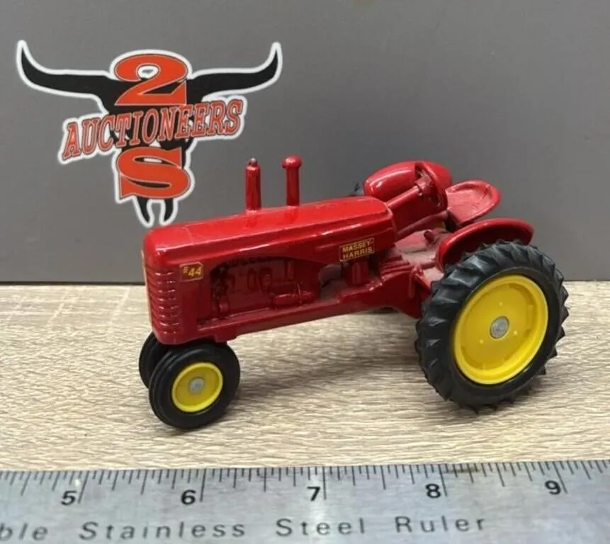 Massey Harris Die Cast 1:43 Tractor.