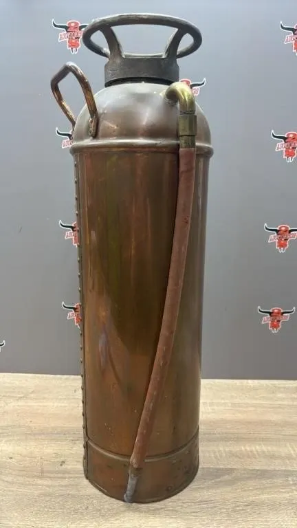 2.5 Gallon Hand Fire Extinguisher. *NO SHIPPING