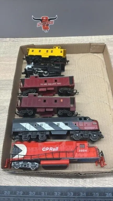 Asst. HO Model Trains.
