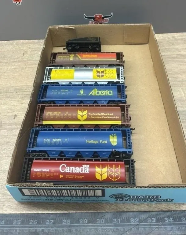 Box of Asst. HO Hoppers.