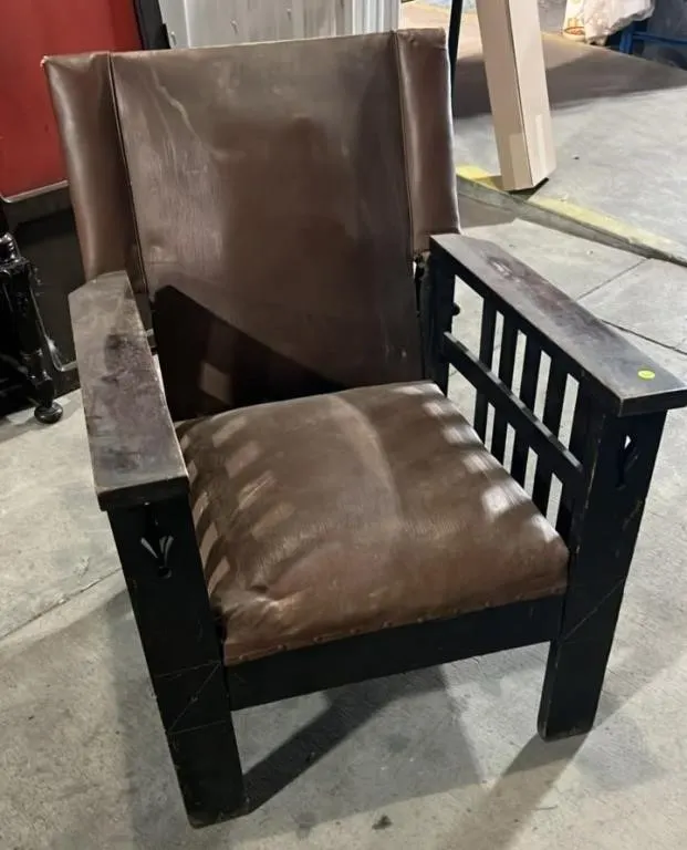 Vintage Recliner. Back requires some repairs.