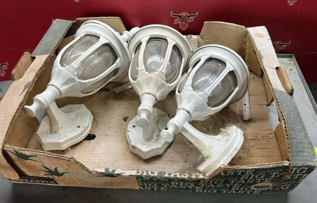 Outdoor Light Fixtures. #LYS *NO SHIPPING
