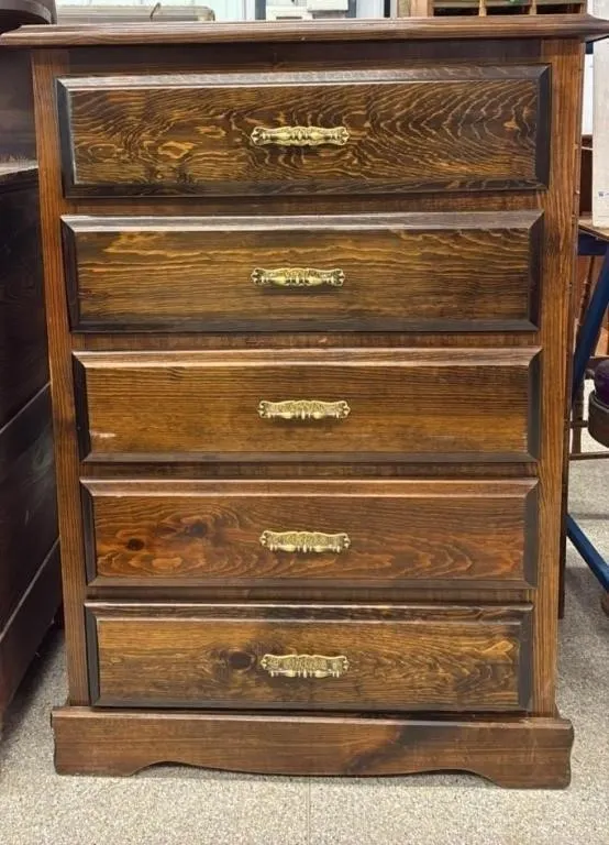 Wooden 5 Drawer Dresser. 33.25�W x 18�D x 47�H.