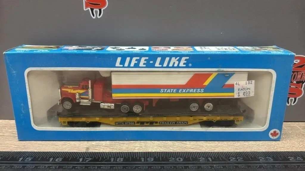 HO Life-Like State Express Trailer Train.