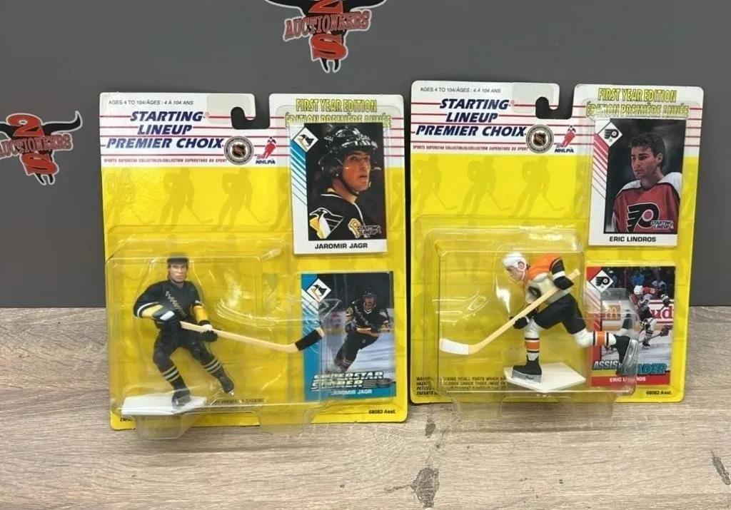 2 Figurines, Eric Lindros, and Jaromur Jager.