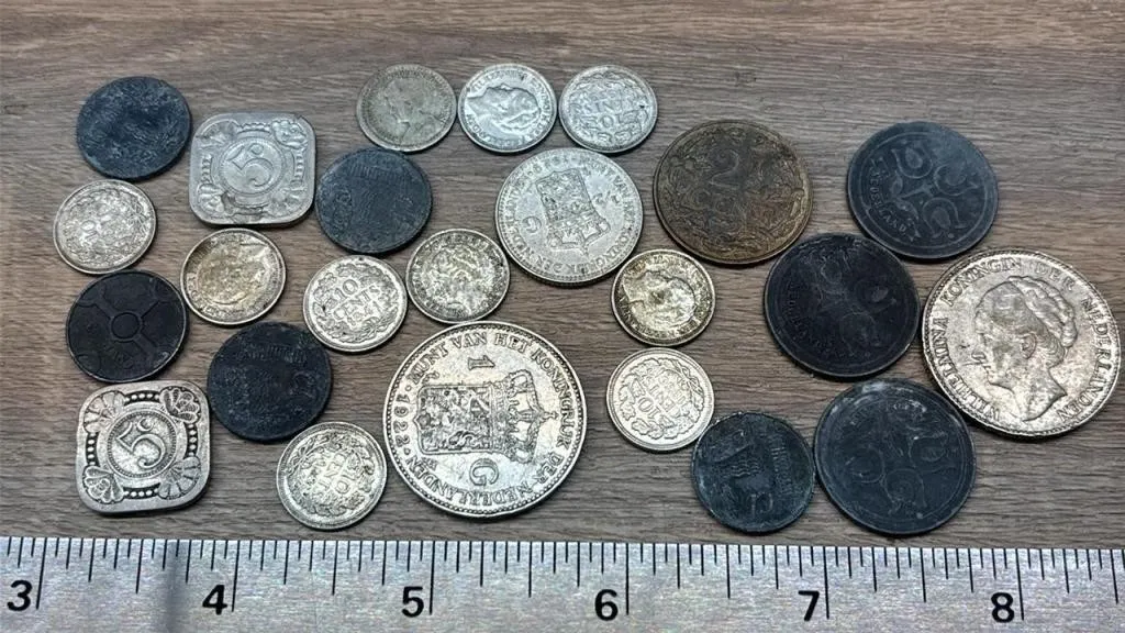 Asst. British Coins.