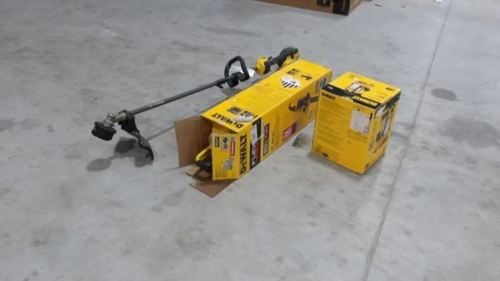 DeWalt 60 V Cordless Line Trimmer