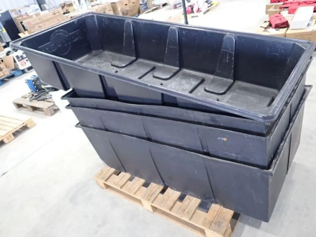 Qty Of (4) 400 L +/- Plastic Totes