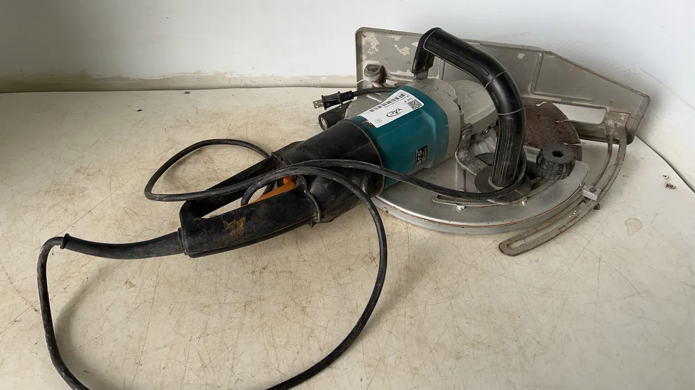 Makita Concrete Saw