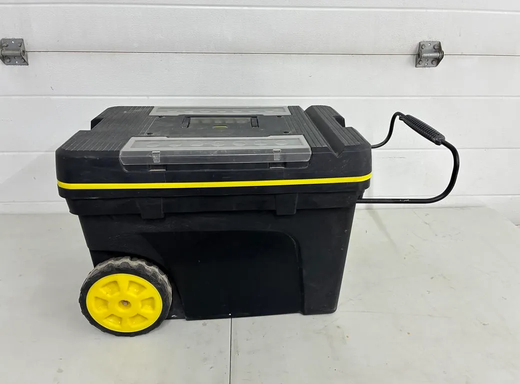 Stanley Rolling Tool Box