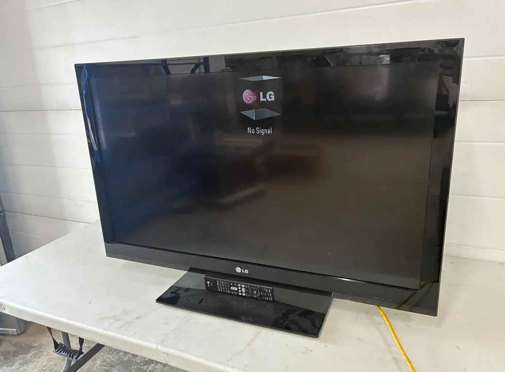 42" LG TV