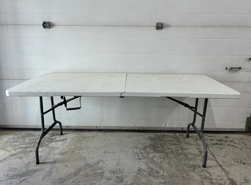 Folding Table 6'