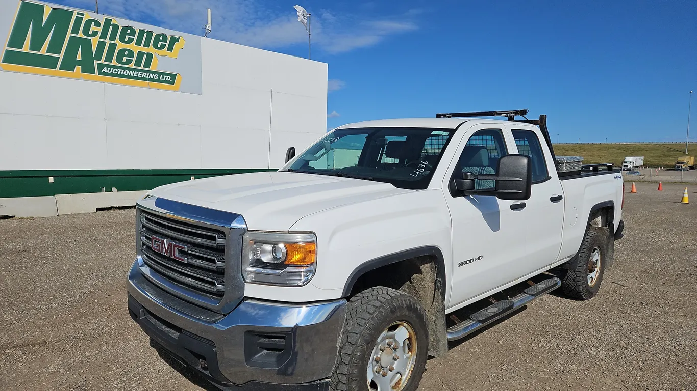 2015 GMC Sierra 2500HD 4x4 Base 4dr Double Cab SB