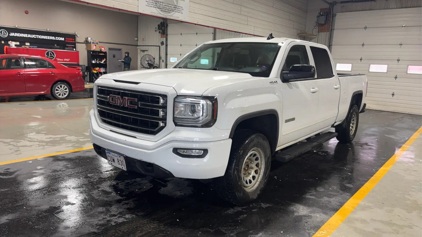 2018 GMC Sierra 1500 4x4 SLE 4dr Crew Cab 5.5 ft. SB