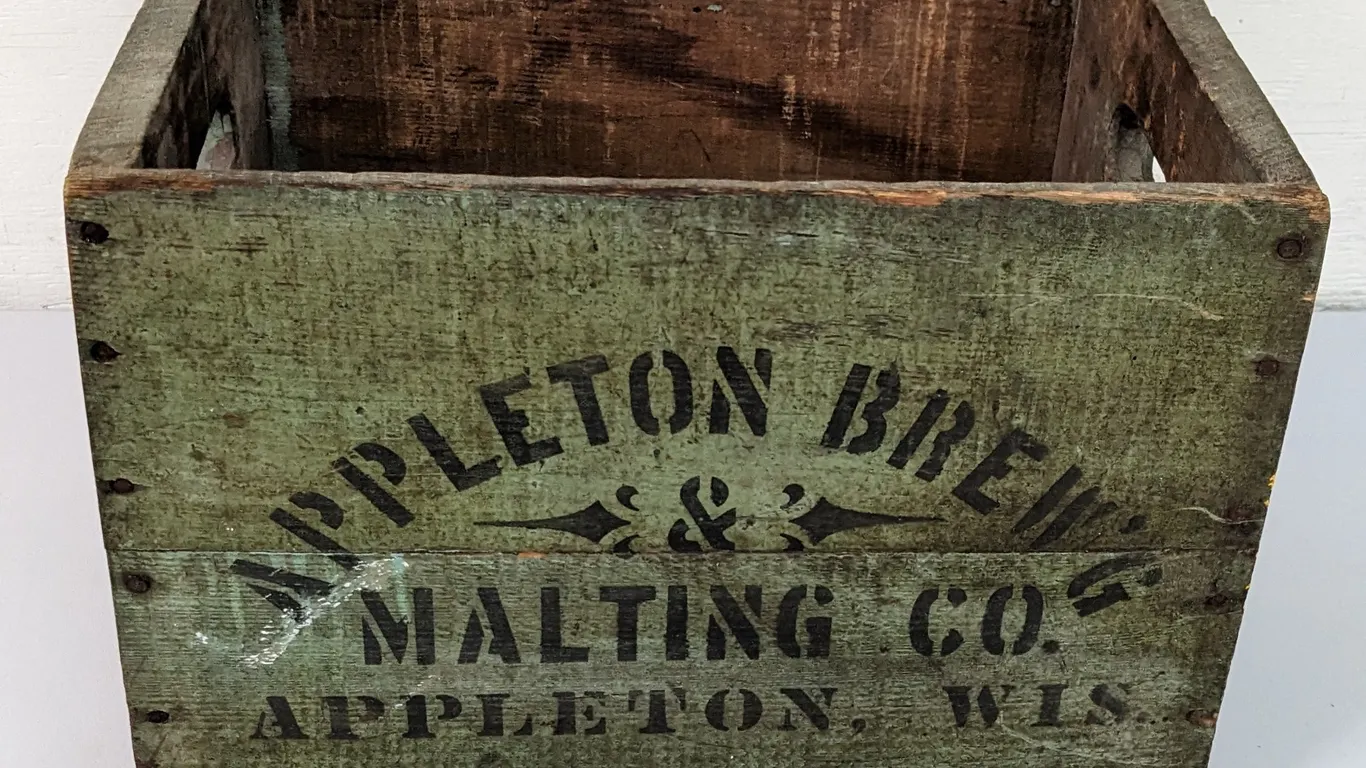 PRE PROHIBITION WOOD BEER CASE CRATE APPLETON BREWING & MALTING CO APPLETON WISCONSIN