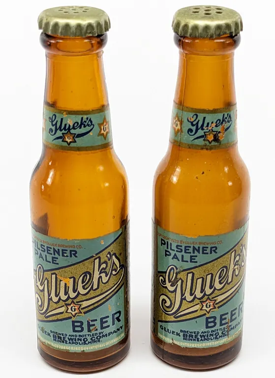 MINI BEER BOTTLE SALT & PEPPER SHAKERS GLUEKS PILSENER PALE BEER MINNEAPOLIS MINNESOTA