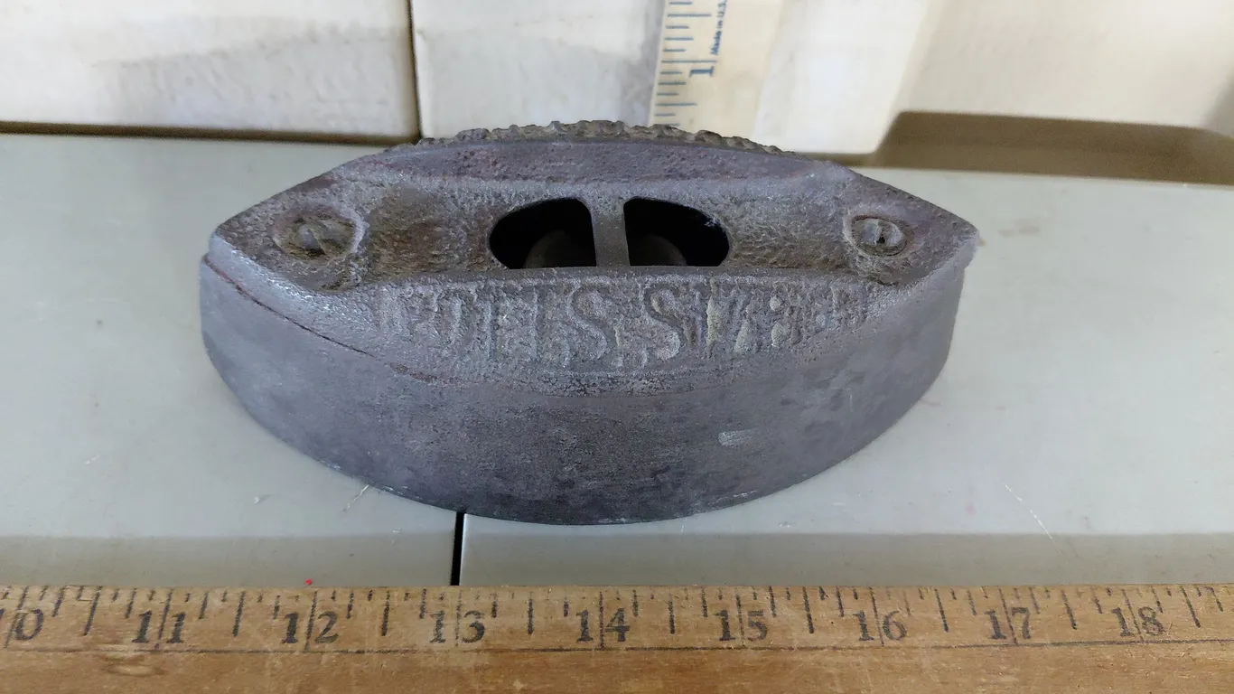 Vintage Crest Of Earth Potts Size 1 Cast Iron Sad Iron, No Handle