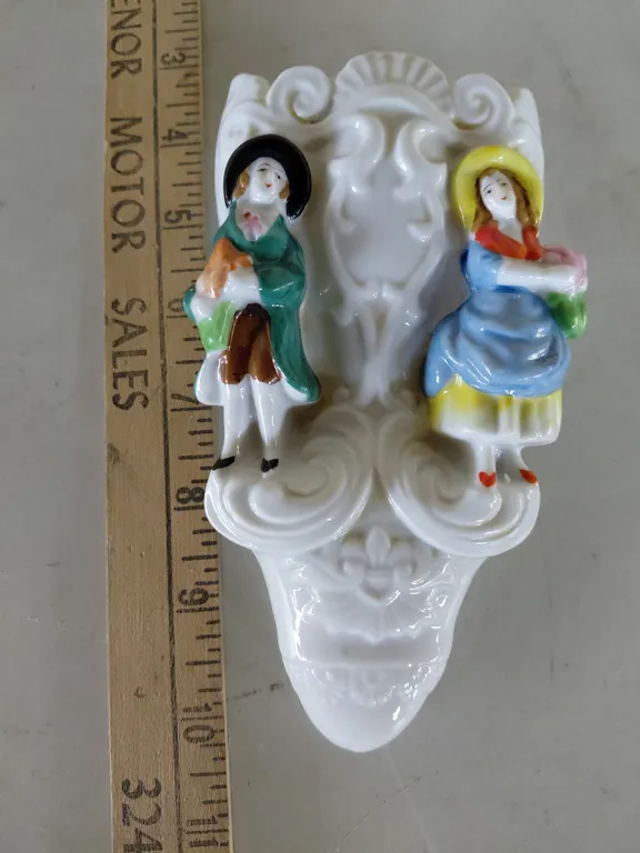 Vintage Japan Porcelain Hand Painted Colonial People Wall Pocket 3"X2"X6.25"