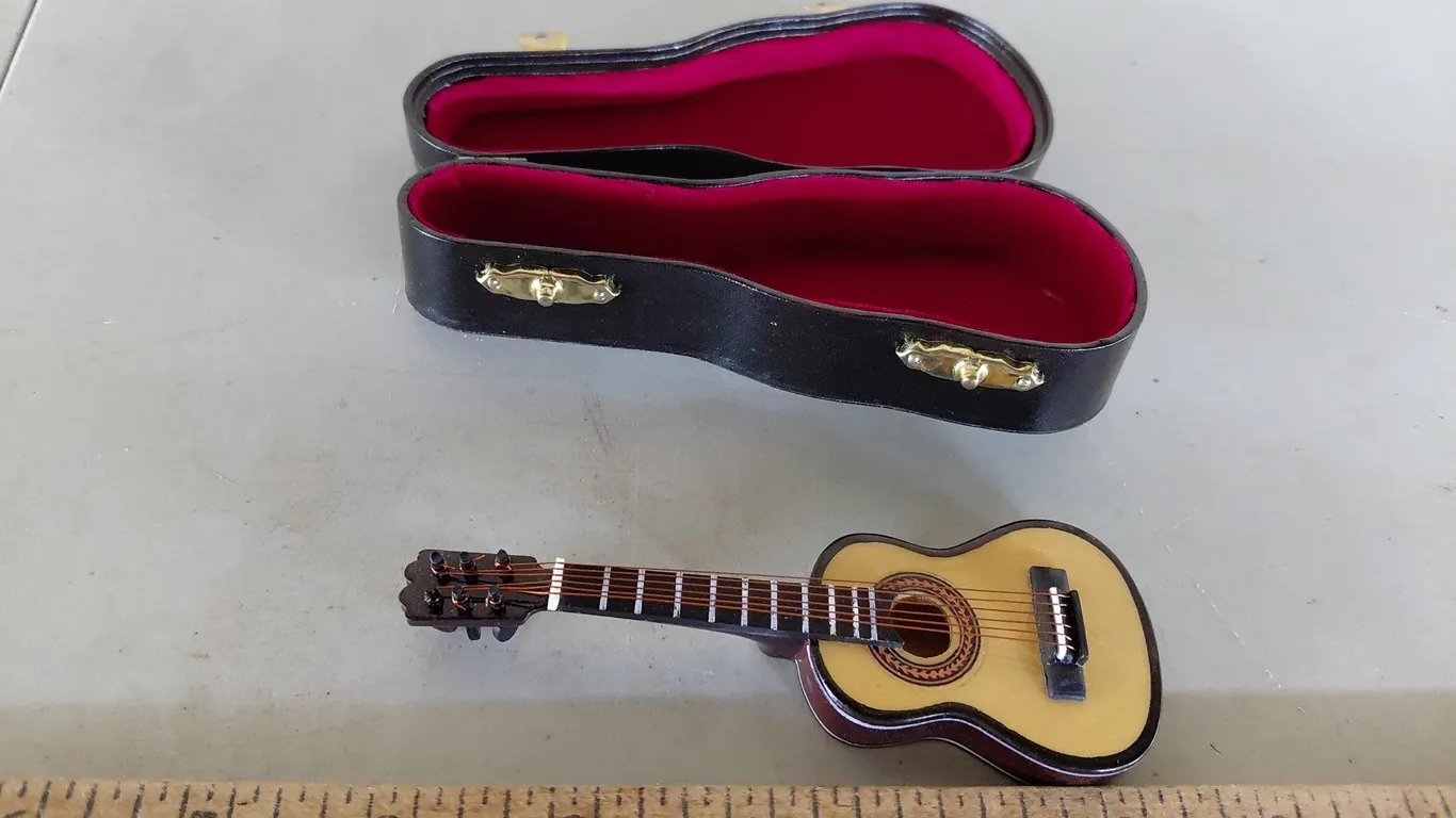 Miniature Wooden Classical Acoustic Guitar Replica W/Carry Case 2.5"X5.5"X1.25"