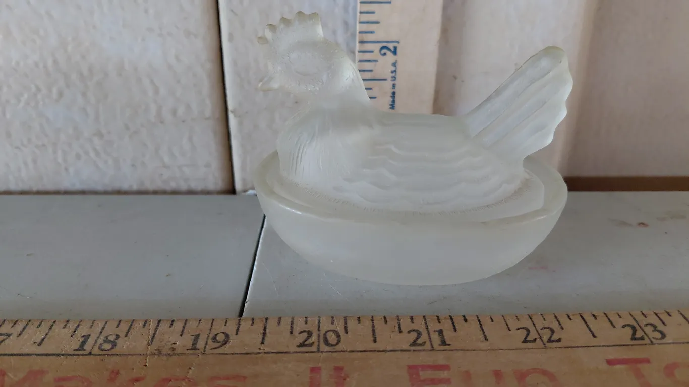 Vintage Taiwan Frosted Clear Glass Hen On Nest 3.25"X2.25"X2.75"