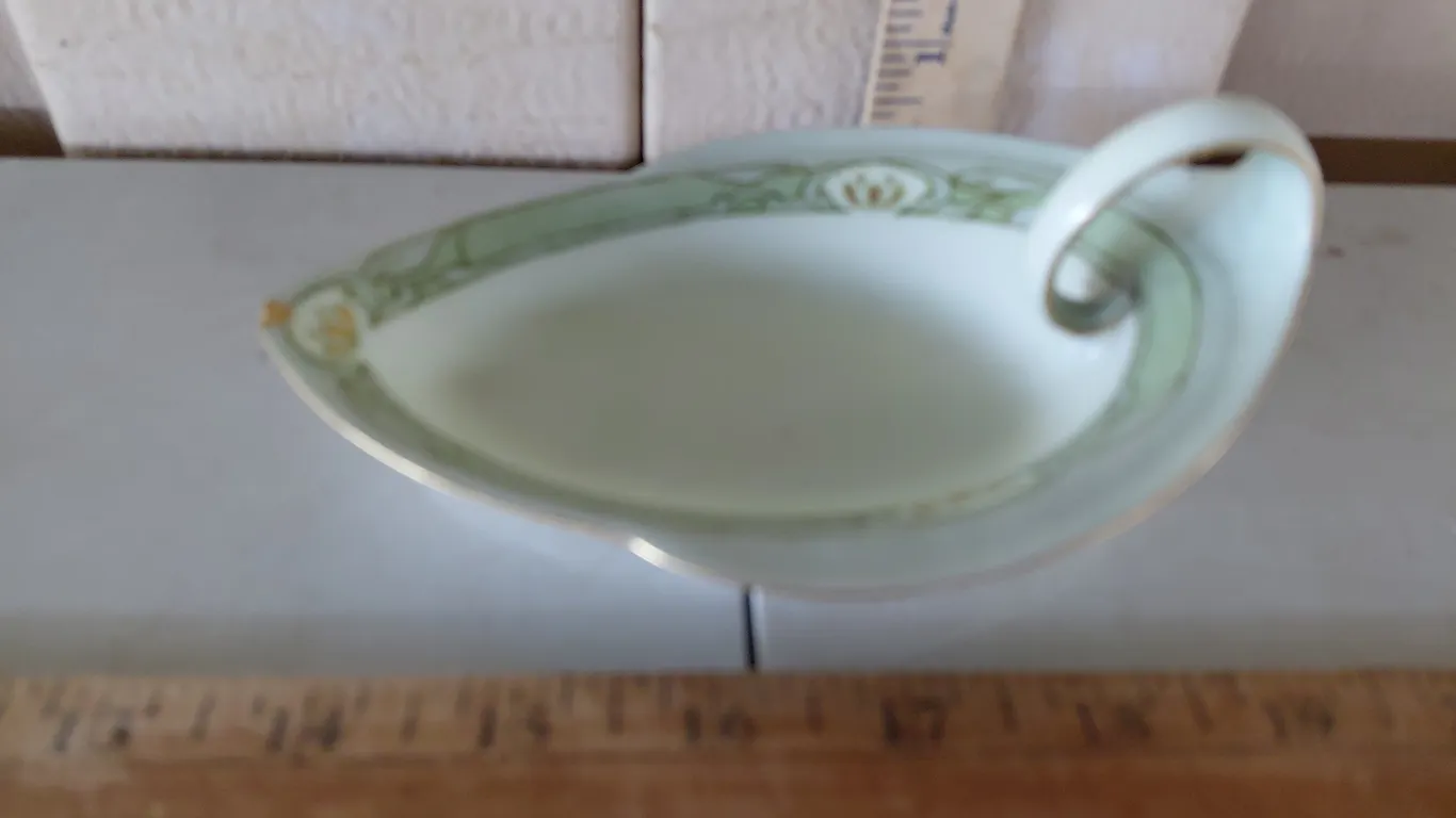 Vintage Germany Porcelain Leaf Shaped Nappy Dish Condiment/Lemon Dish 6"X4.25"X2.25", Small Chip