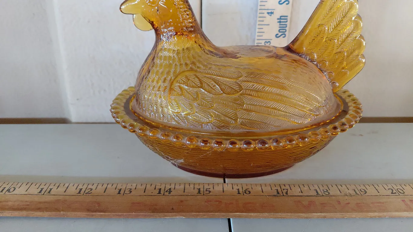 Vintage Indiana Glass Amber Hen On Nest 7"X5.5"X5.25"