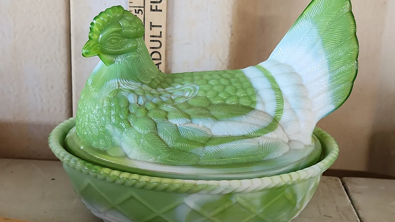 Vintage Westmoreland Green Slag Glass Hen On Nest 7.5"X6"X5.75"