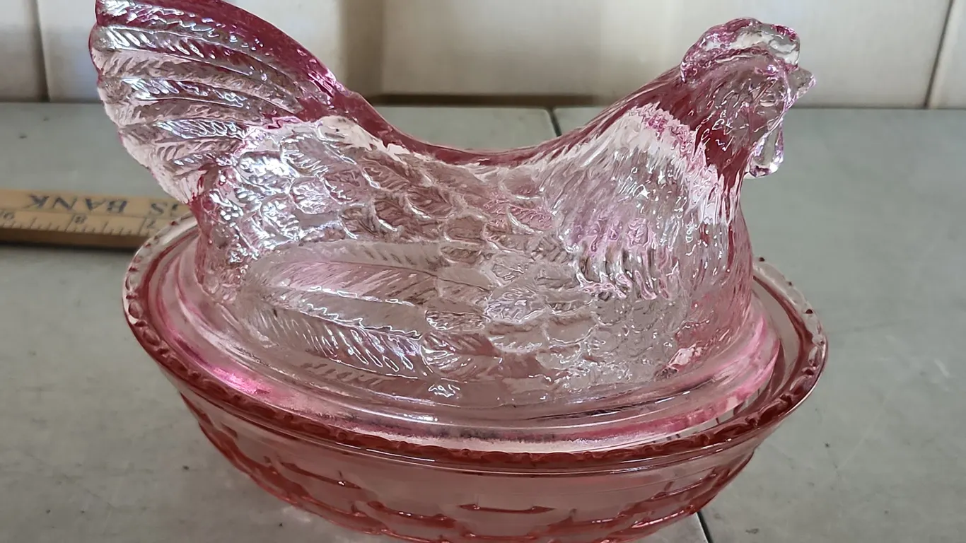 Vintage Longaberger Pink Glass Hen On Nest, Hand Crafted In U.S.A. 7.5"X5.75"X7.75"
