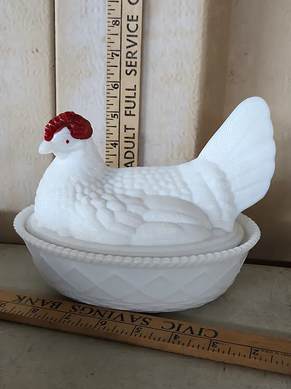 Vintage Westmoreland Milk Glass Hen On Nest 7.5"X6"X5.75"