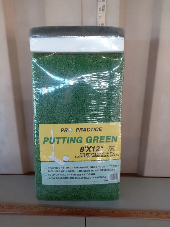 New Pro Practice Putting Green 8'X12" W/Ball Catch