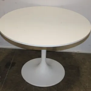 Tulip Dining Table