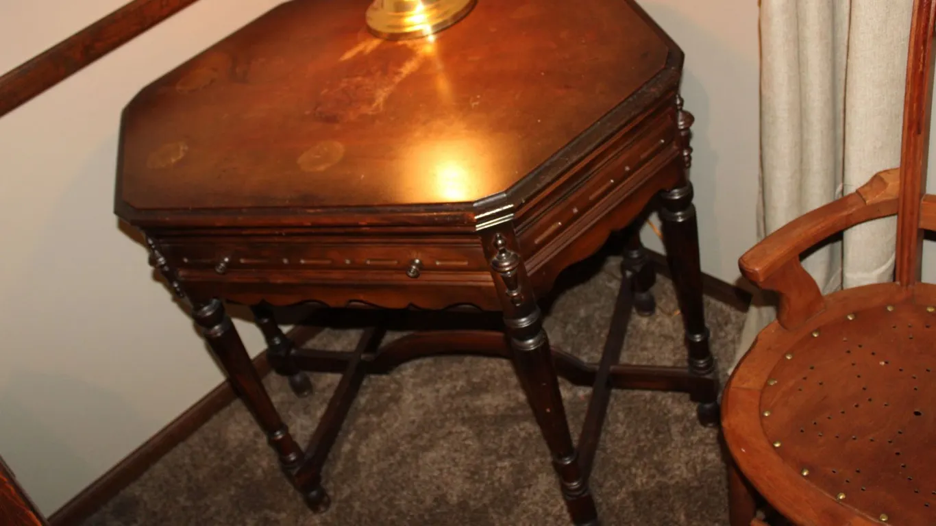 Drop Leaf Table