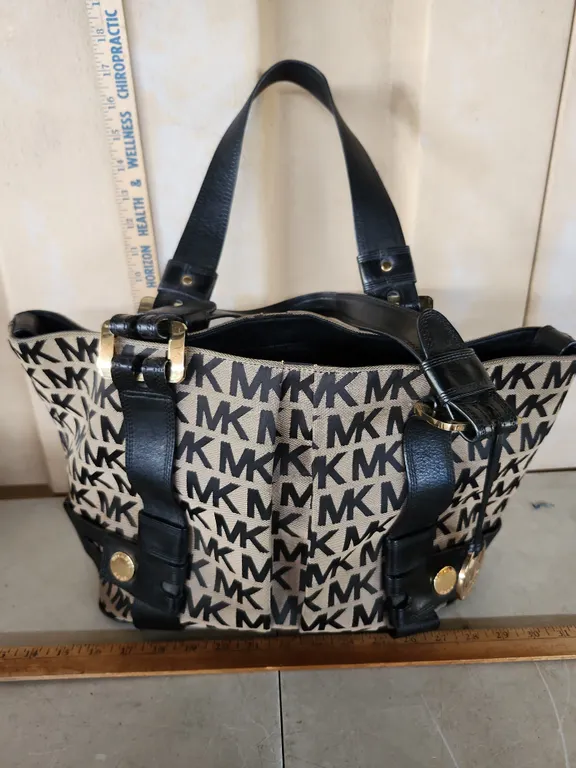 Large Michael Kors Tote Purse, Like New