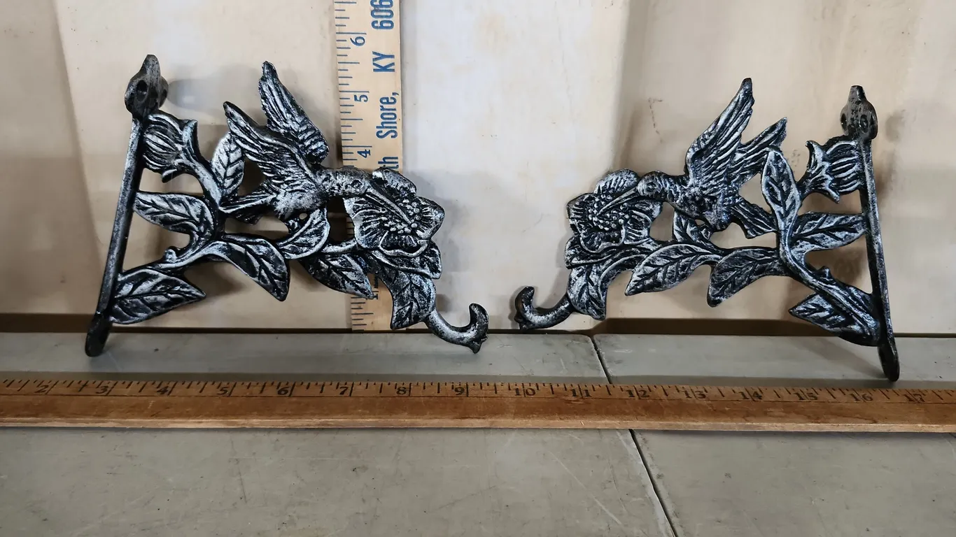 2 Metal Hummingbird Wall Hooks