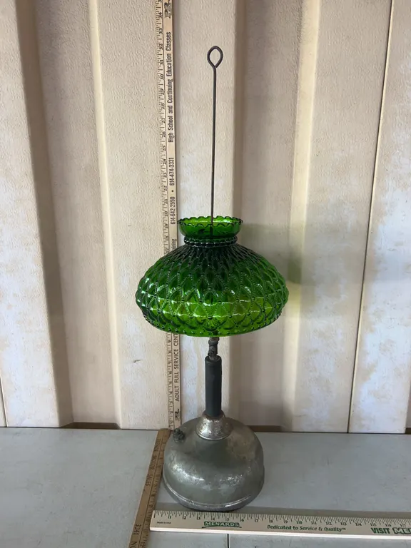 Vintage Coleman Lamp Co. Kansas U.S.A. Oil Lamp, Quilted Green Glass Shade 31" Tal