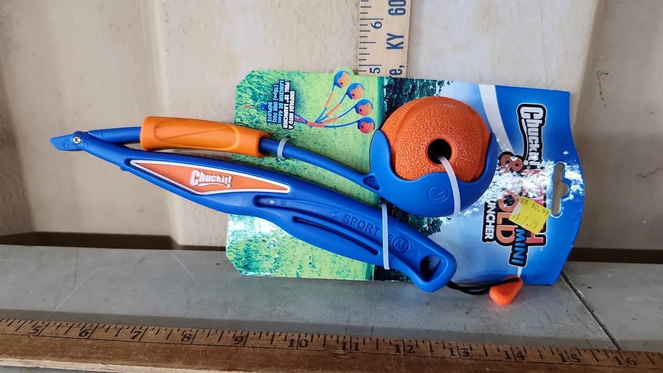 New Chuckit! Fetch & Fold 18M Launcher