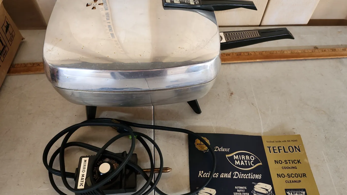 Mirro Matic Electric Skillet W/Recipe Booklet