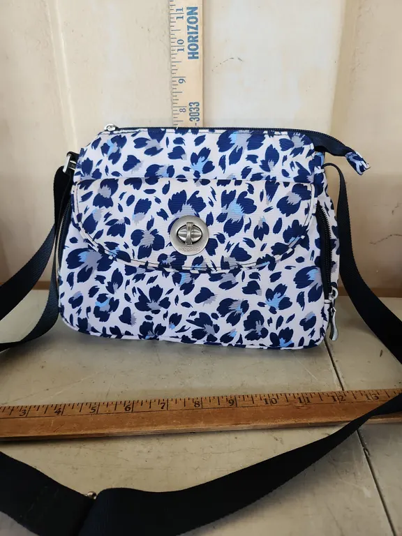 Baggallini Purse, Like New