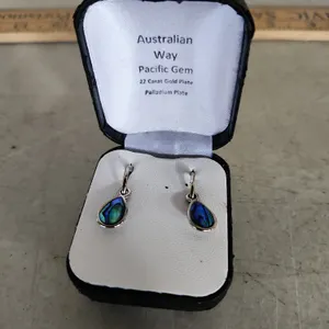 Australian Way Pacific Gem 22 Carat Gold Plate Palladium Plate Earrings