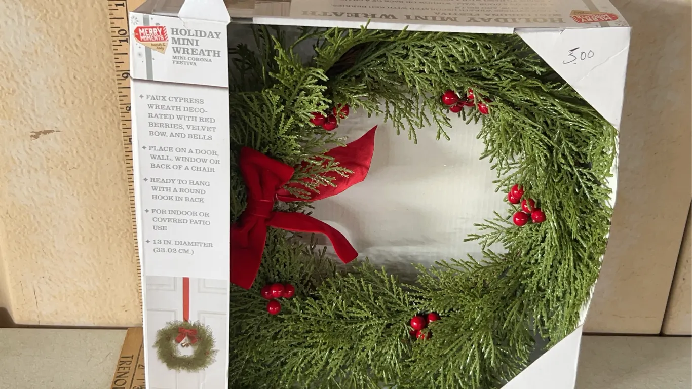 Merry Moments Holiday Mini Wreath 13''